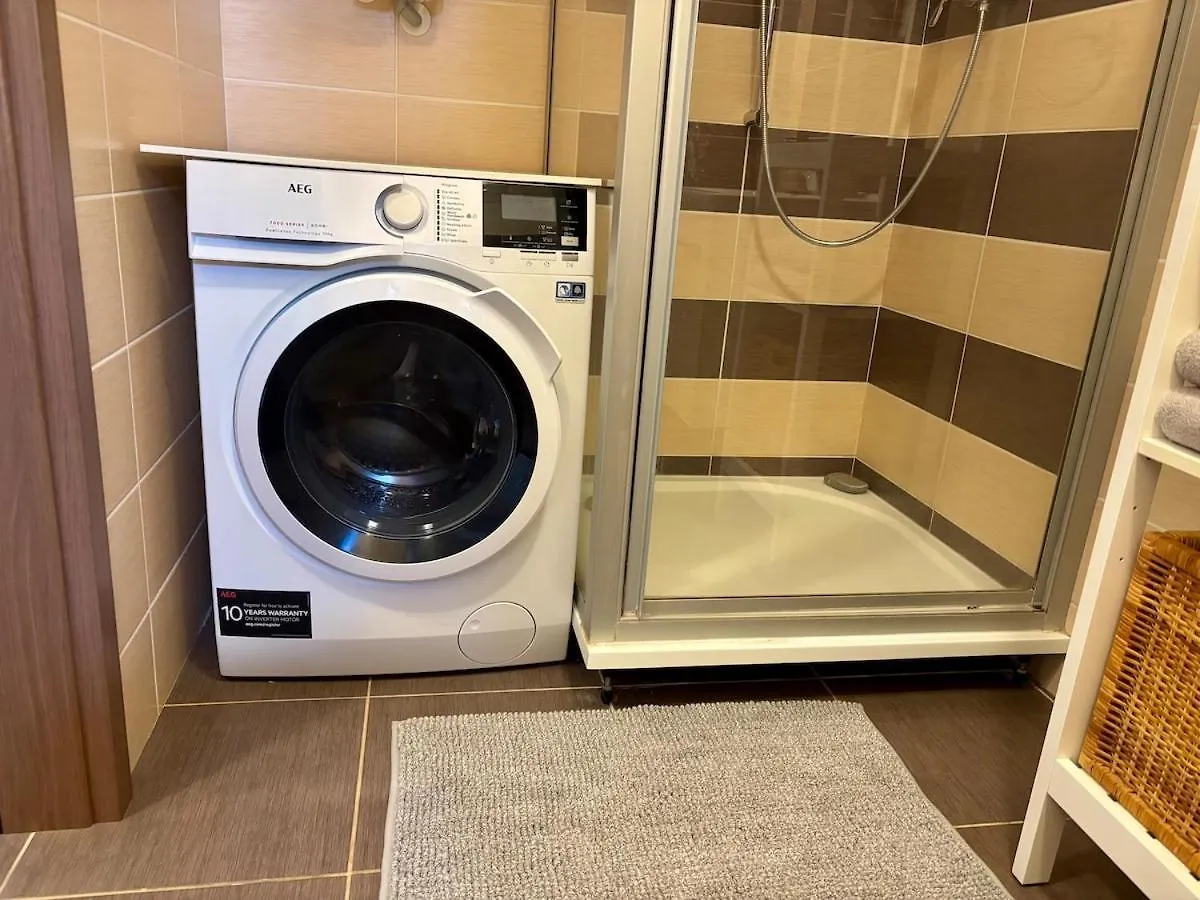 Luxury Flat In Brno Purpleredアパートメント チェコ