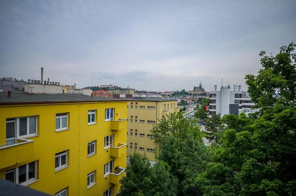 Luxury Flat In Brno Purpleredアパートメント
