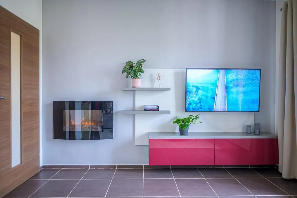 Luxury Flat In Brno Purpleredアパートメント