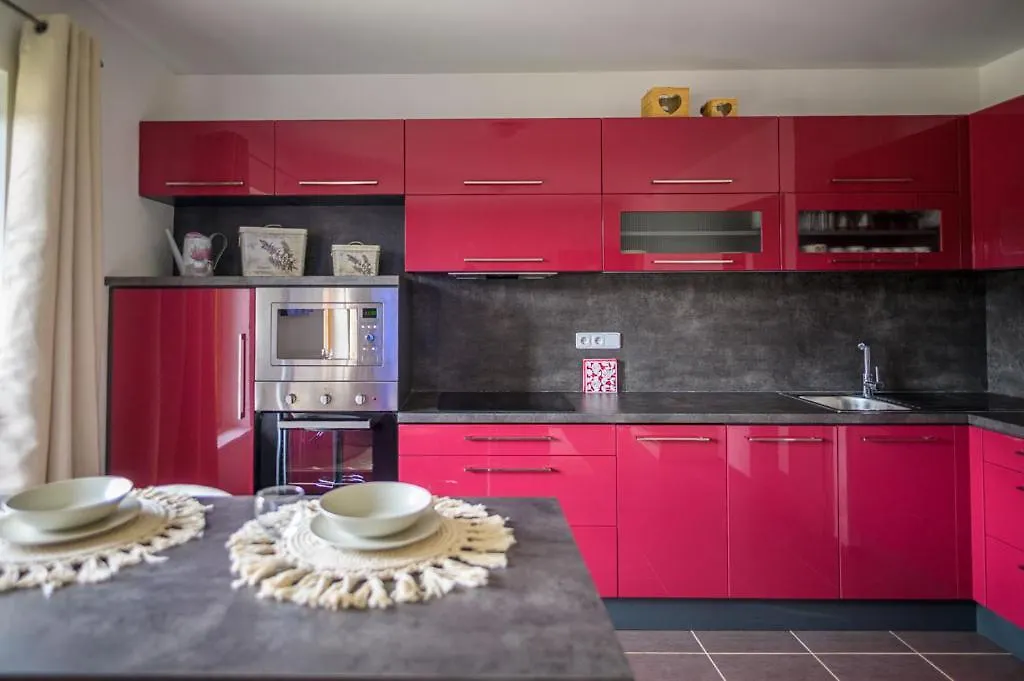 Luxury Flat In Brno Purpleredアパートメント チェコ
