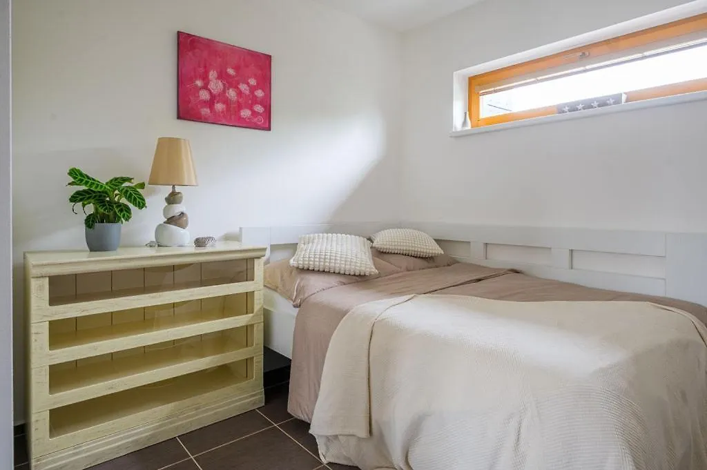 Luxury Flat In Brno Purpleredアパートメント 0*,  チェコ